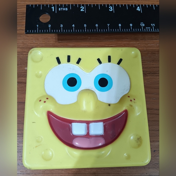 > 2003 Munchkin “Fun Ice” Reusable Ice Pack – Spongebob Yellow Square Face Lunch - Picture 1 of 2